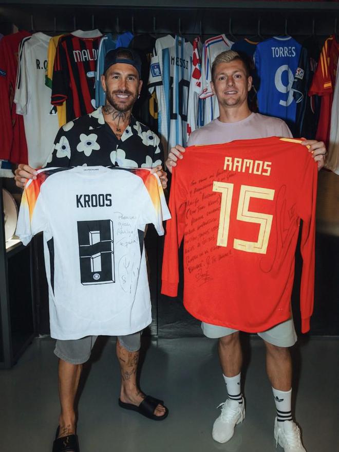 九游娛樂：拉莫斯曬與克羅斯合照：擁有你的球衣我的收藏才完整