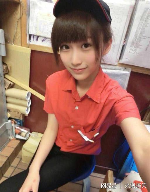 搞笑幽默段子：哈哈哈好可愛的妹子太會玩了(圖1)