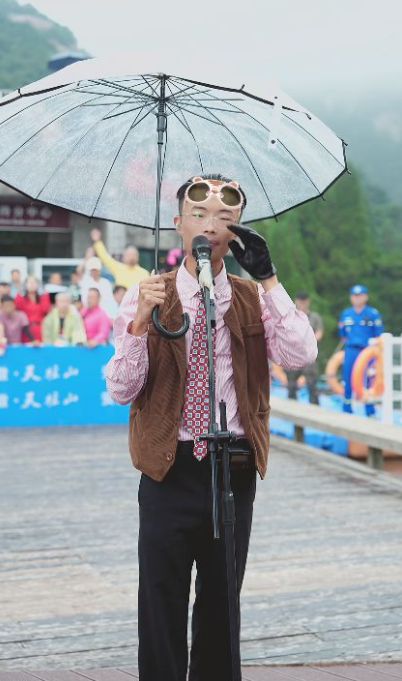 網紅郭有才泡沫散去之后以前飄得有多高如今摔得就有多慘(圖2)