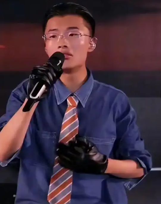 網紅郭有才泡沫散去之后以前飄得有多高如今摔得就有多慘(圖12)