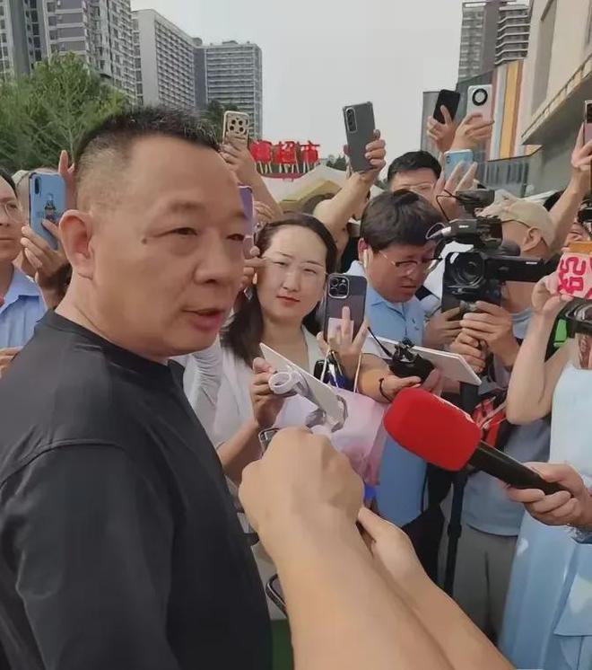 有人說2024年最大的笑話是：胖東來賣的商品居然都是真的。(圖2)