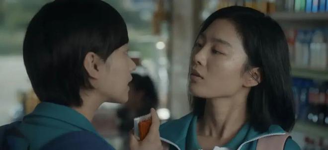 《不討好的勇氣》：檢討會變脫口秀吳秀雅的段子為何能炸場