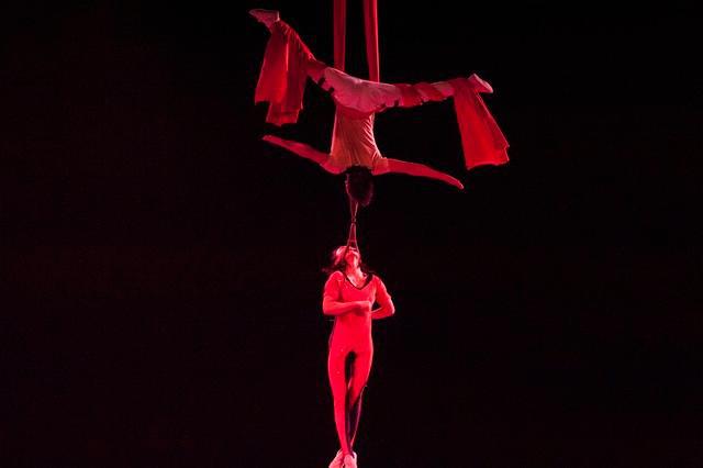 九游娛樂(lè)：笑的藝術(shù)探索笑話的無(wú)窮魅力與實(shí)用生活智慧(圖1)