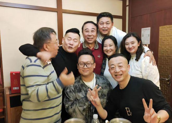 馮鞏67歲生日現場曝光！徒弟賈玲驚喜現身壽宴樸素只有親近之人(圖4)