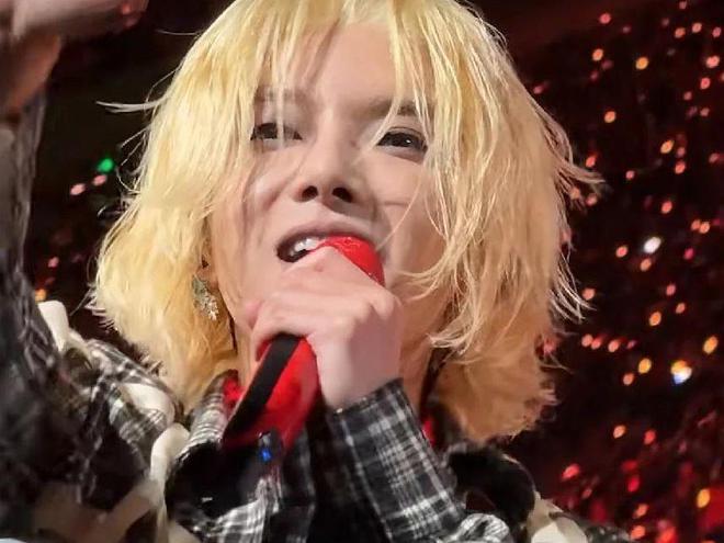 樂壇最大的笑話一首代表作都沒的歌手卻敢當評委自稱樂壇的神(圖9)