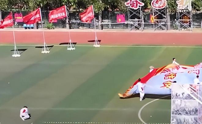 九游娛樂NineGame：笑噴了！河南理工運(yùn)動(dòng)會(huì)漏洞百出引熱議！網(wǎng)友：比春晚好看多了！(圖6)