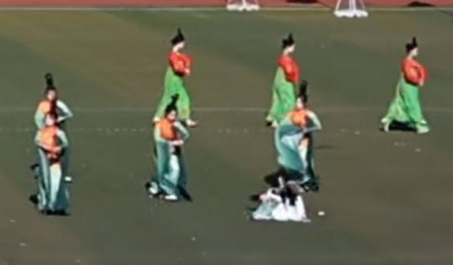 九游娛樂NineGame：笑噴了！河南理工運(yùn)動(dòng)會(huì)漏洞百出引熱議！網(wǎng)友：比春晚好看多了！(圖12)