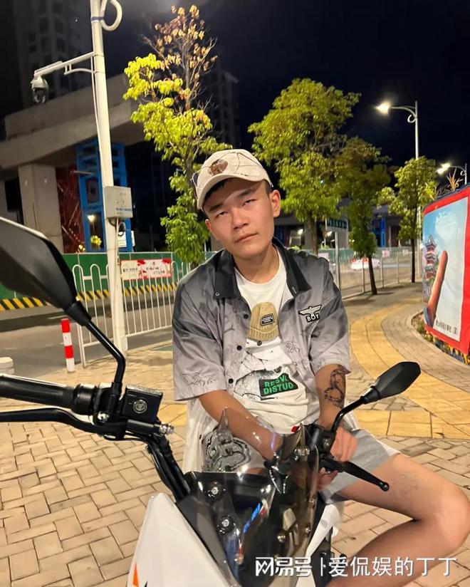 網紅周二磊立誓出人頭地被親媽送進精神病院張雪峰的話太可怕(圖12)