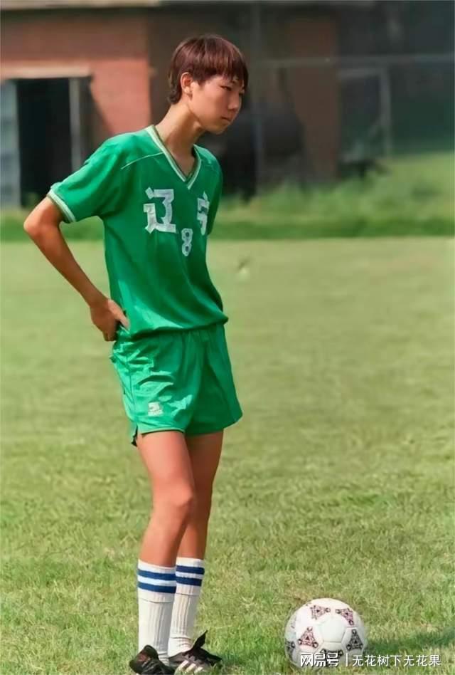 足壇東北王李鐵父母是高知青年時期當球霸隊友因他受傷退役