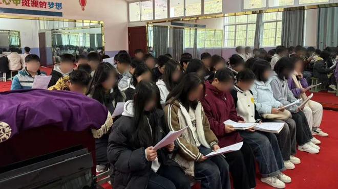 九游娛樂：低進(jìn)高出！鎮(zhèn)雄這所高中2024年秋季期末考試取得較大進(jìn)步！(圖2)