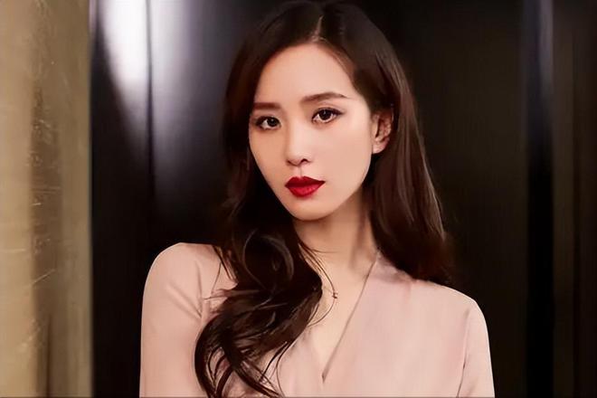 與劉宇寧分開一年劉詩詩榮獲新身份全網恭喜：終于等到這一天(圖14)