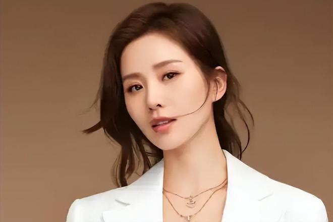 與劉宇寧分開一年劉詩詩榮獲新身份全網恭喜：終于等到這一天(圖17)