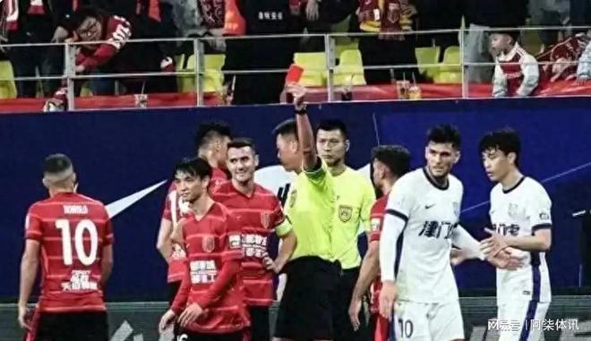 九游娛樂NineGame：國際足聯講師認定成都蓉城隊長周定洋對津門虎的犯規仍然是紅牌