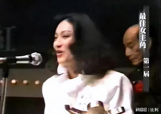 九游娛樂NineGame：臉上縫89針2個(gè)月骨裂6次惠英紅的敬業(yè)打了多少流量明星的臉(圖20)