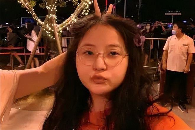 九游娛樂NineGame：穿黑絲賣弄風騷、用段子調侃人民子弟兵脫口秀是如何自食惡果的(圖19)