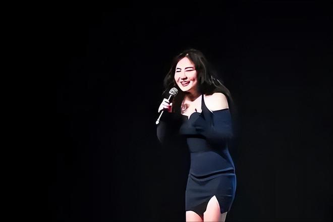 九游娛樂NineGame：穿黑絲賣弄風騷、用段子調侃人民子弟兵脫口秀是如何自食惡果的(圖21)