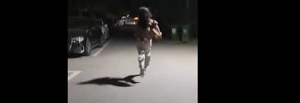 男博主借護送女孩回家拍段子惡搞行為遭平臺限流禁言(圖3)