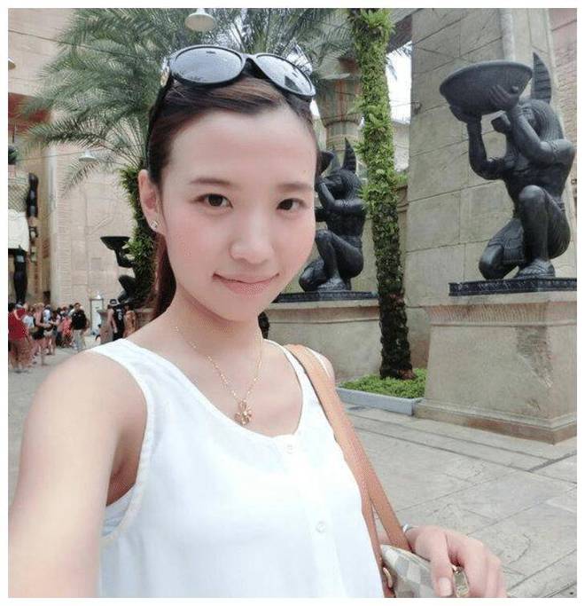 她23歲繼承數十億資產身家是王思聰的十倍美貌氣質不輸章澤天(圖7)