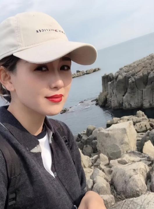 她23歲繼承數十億資產身家是王思聰的十倍美貌氣質不輸章澤天(圖14)