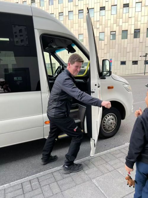 九游娛樂：在冰島最美的景區向導建議我們隨時準備逃命(圖9)