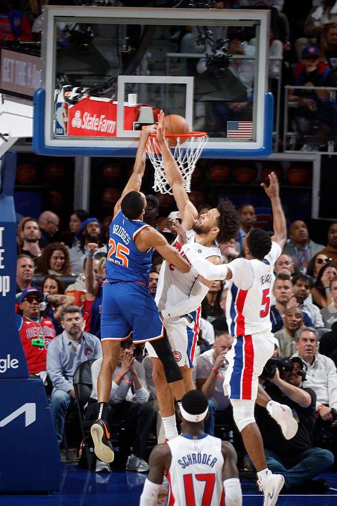 九游娛樂(lè)NineGame：布倫森三分準(zhǔn)絕殺！尼克斯4-2淘汰大黑馬康寧漢姆致命失誤