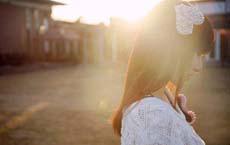 老太婆和青年結婚